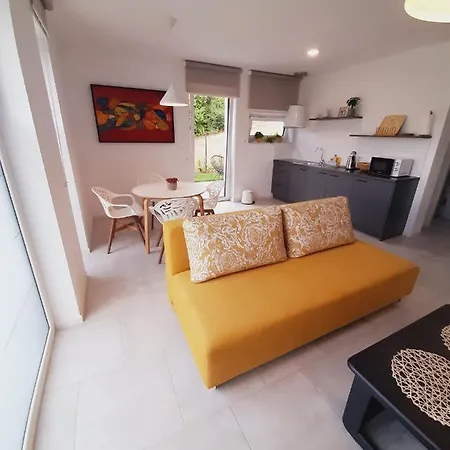 Green Bee Apartment Lesce  Exterior photo