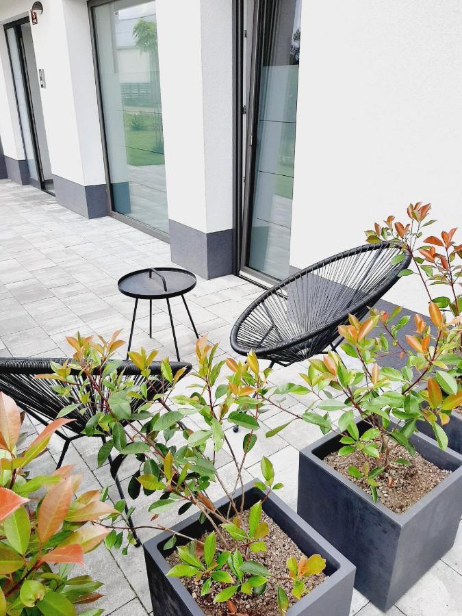 Apartment Bee